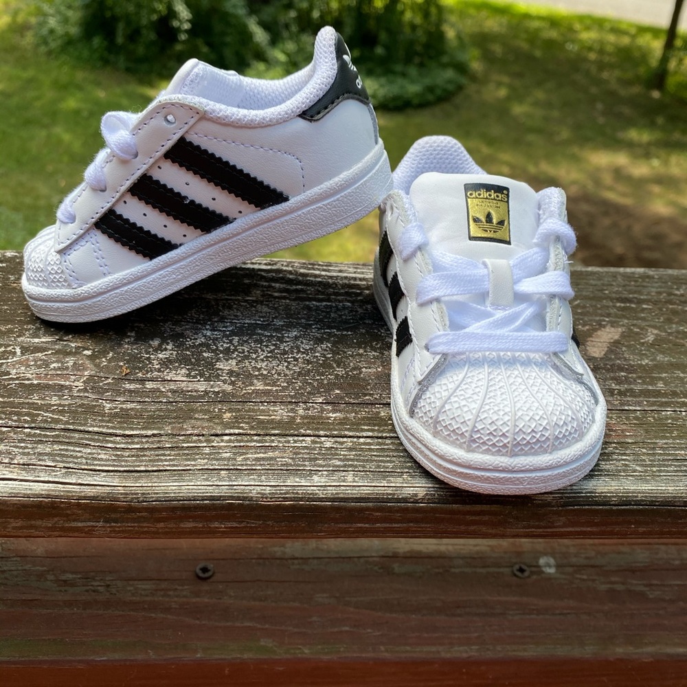 TODDLER adidas classic